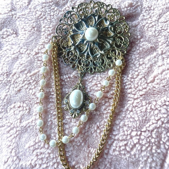 Vintage Victorian Style Collar Brooch! - Picture 2 of 11